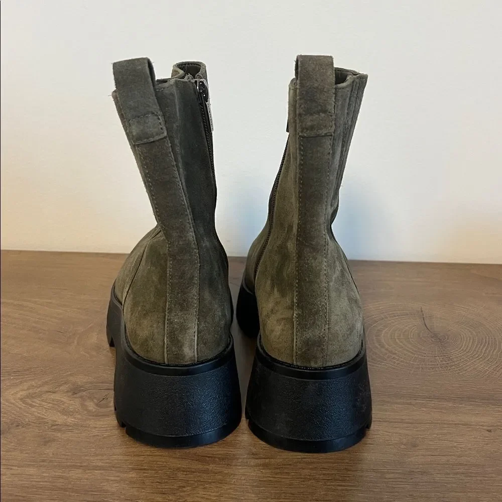Vince Camuto Neframes Green Suede Chelsea Ankle Boots 8.5